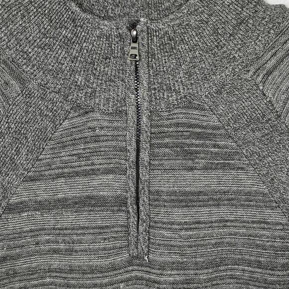 2/$30 Flag & Anthem Gray Raglan Sleeve Quarter Zip Sweater Pullover Size M - Picture 3 of 8